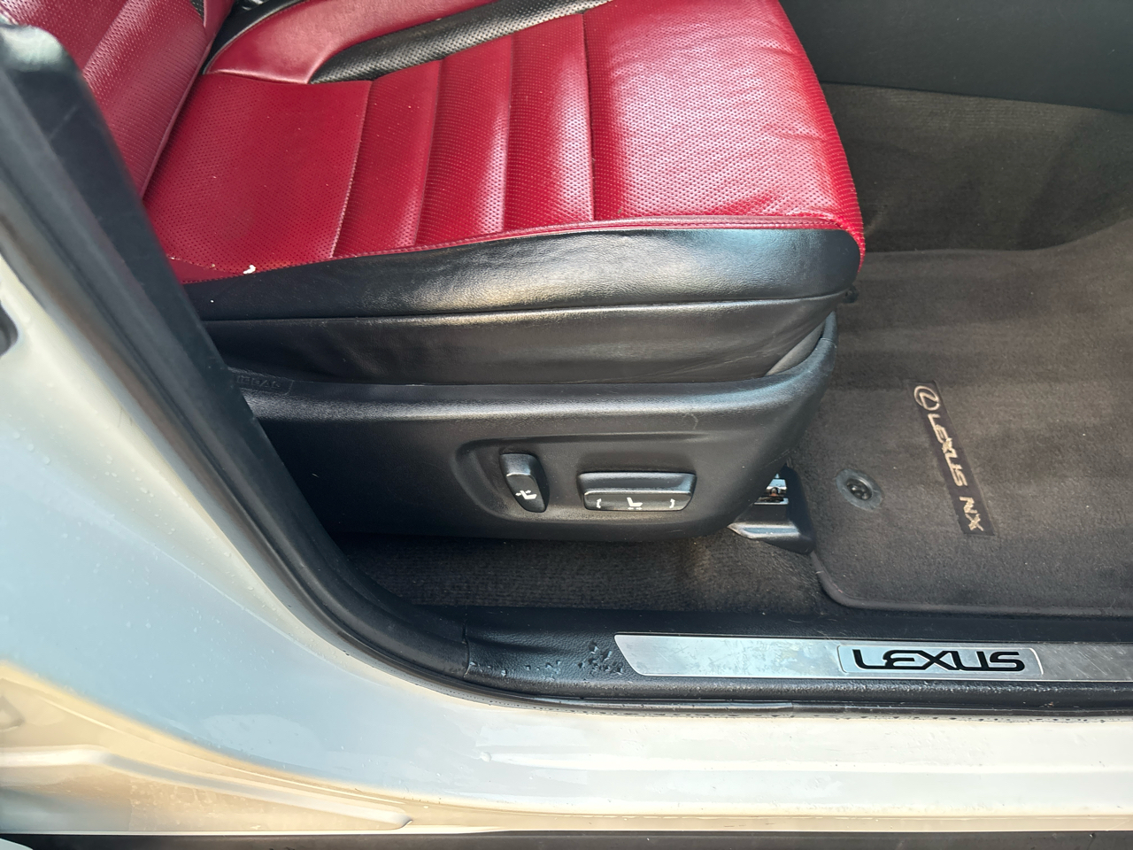 Lexus NX 200t FWD 2017