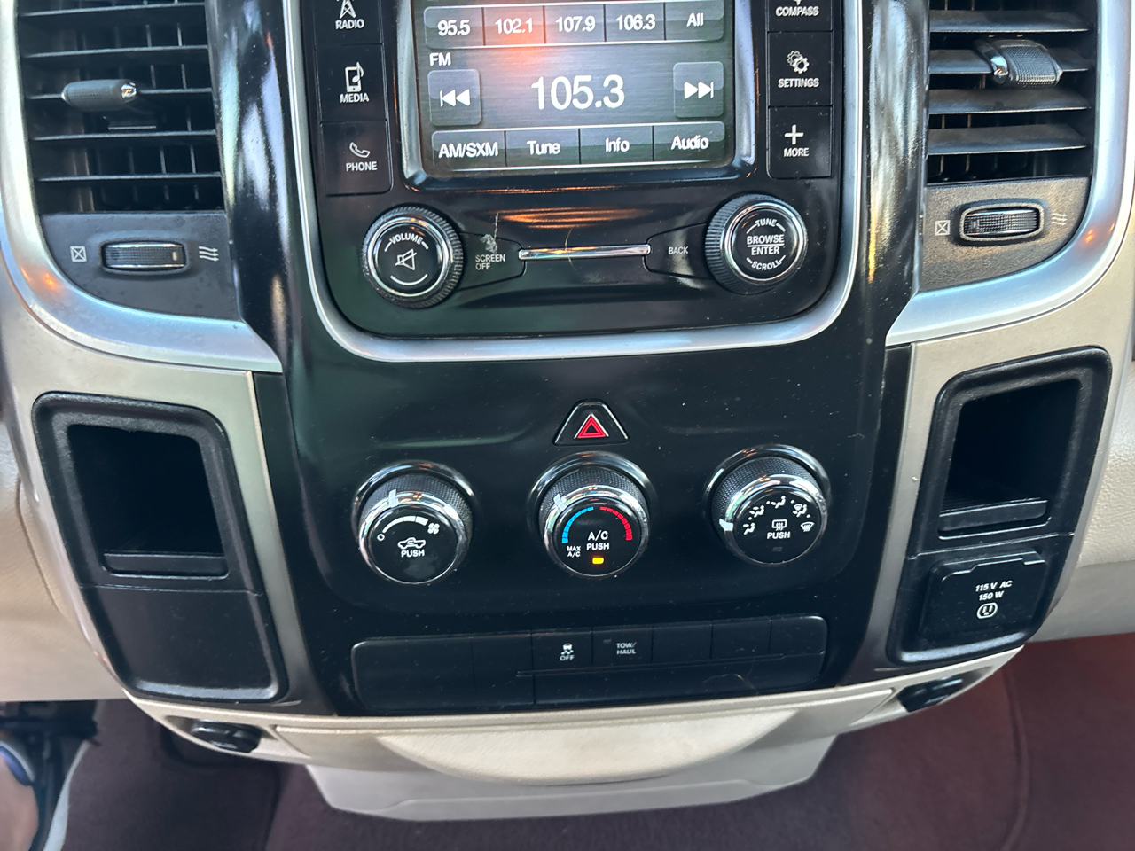 RAM 1500 SLT Quad Cab 2WD 2013