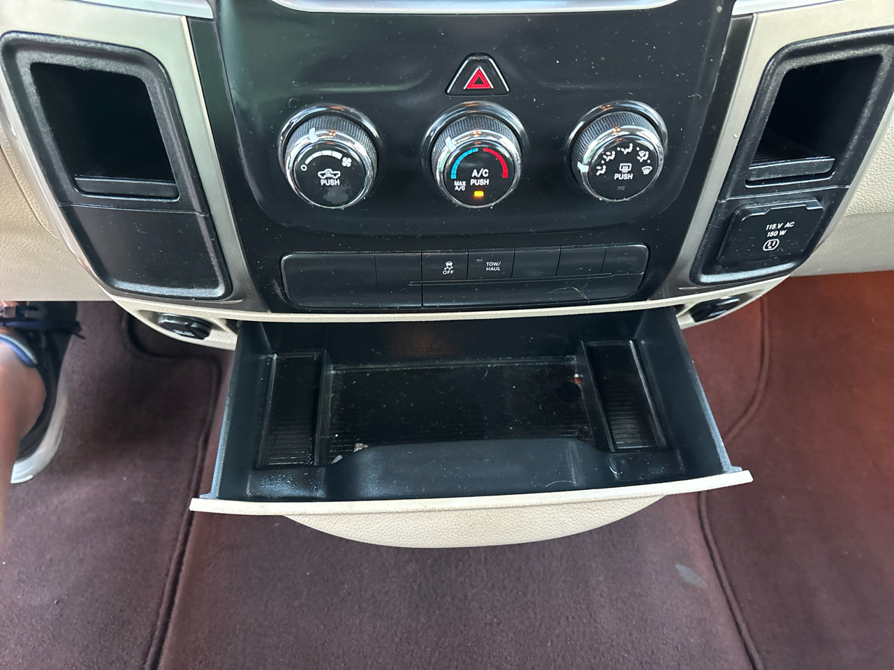 RAM 1500 SLT Quad Cab 2WD 2013