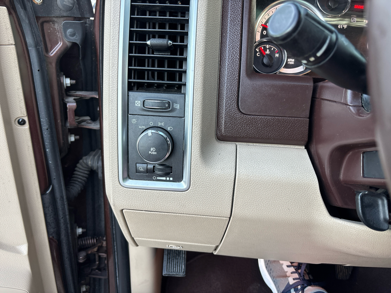 RAM 1500 SLT Quad Cab 2WD 2013