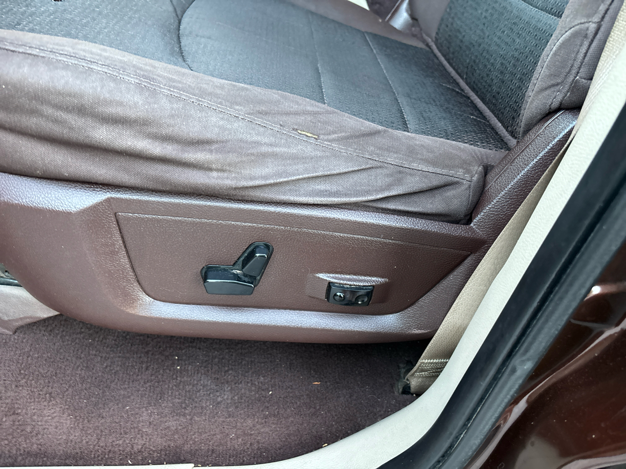 RAM 1500 SLT Quad Cab 2WD 2013