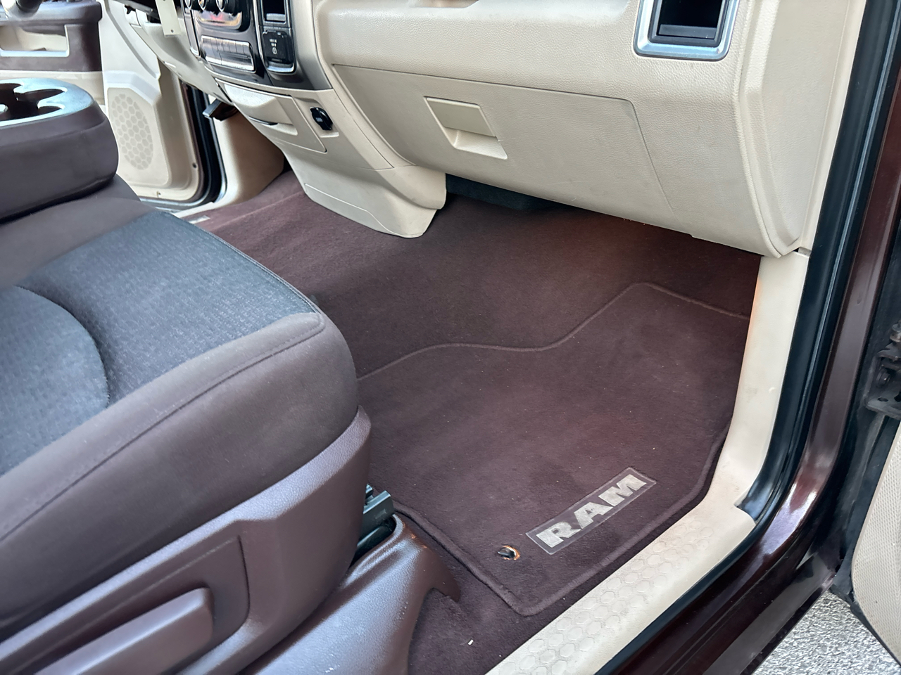 RAM 1500 SLT Quad Cab 2WD 2013