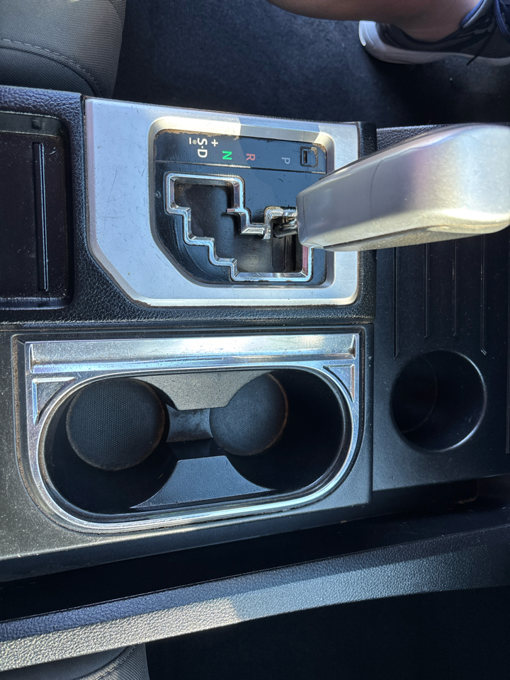 Toyota Tundra SR5 4.6L V8 Double Cab 2WD 2014