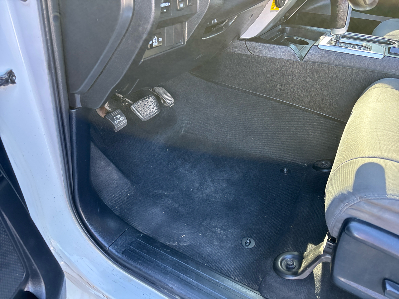 Toyota Tundra SR5 4.6L V8 Double Cab 2WD 2014