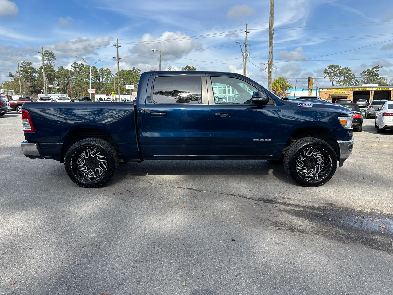 RAM 1500 Big Horn Crew Cab SWB 4WD 2022