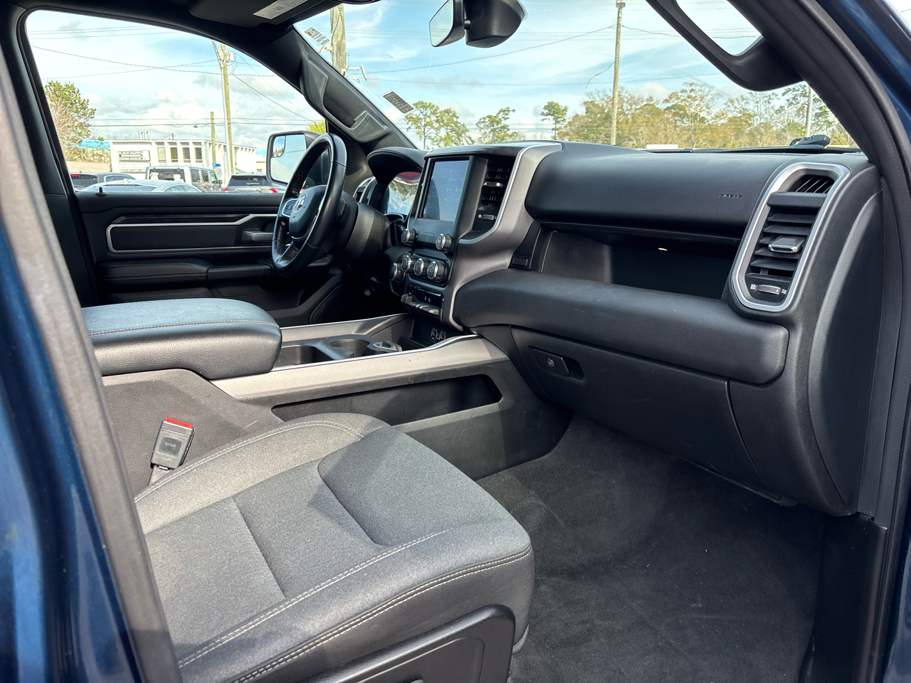 RAM 1500 Big Horn Crew Cab SWB 4WD 2022