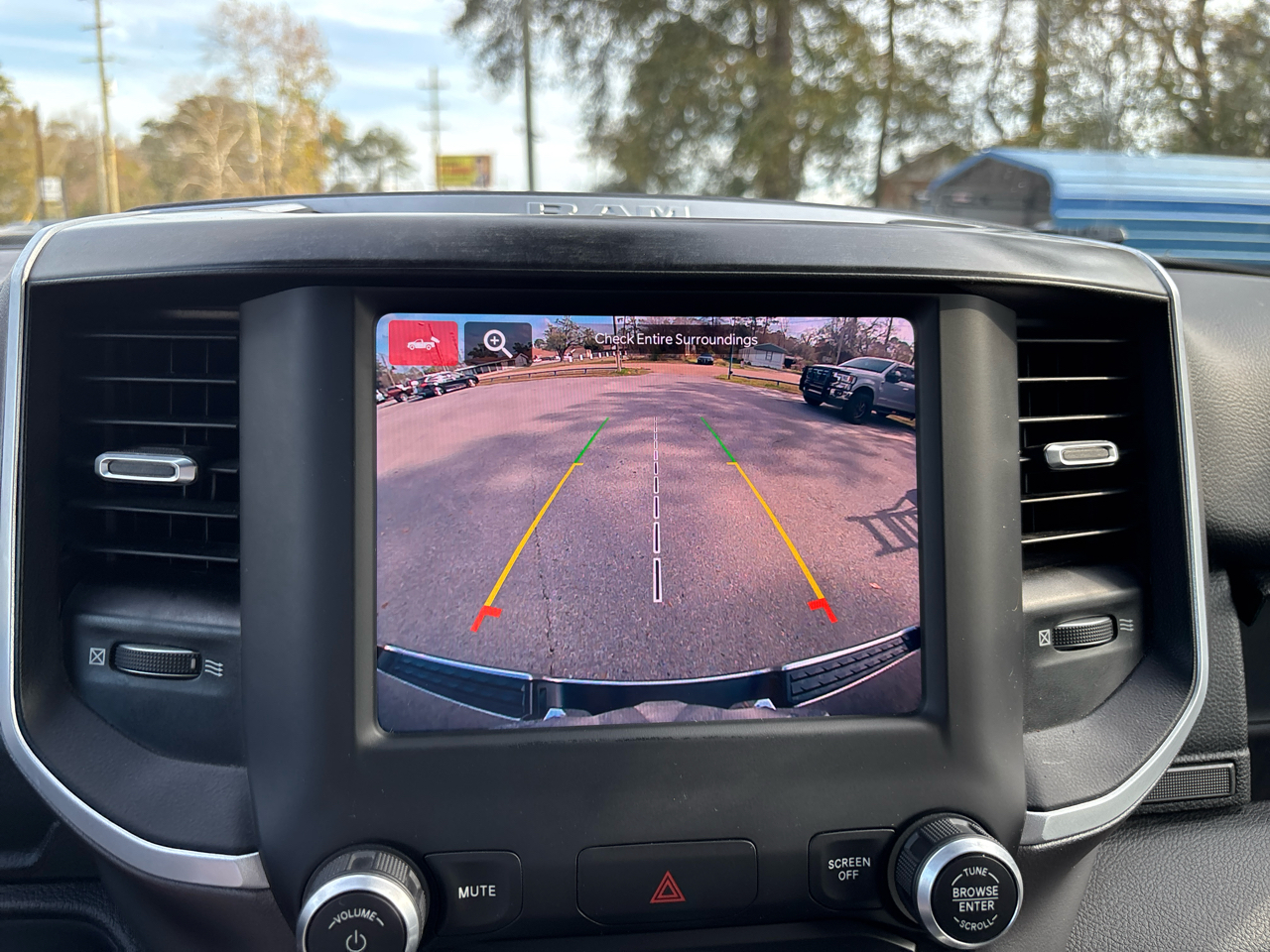 RAM 1500 Big Horn Crew Cab SWB 4WD 2022