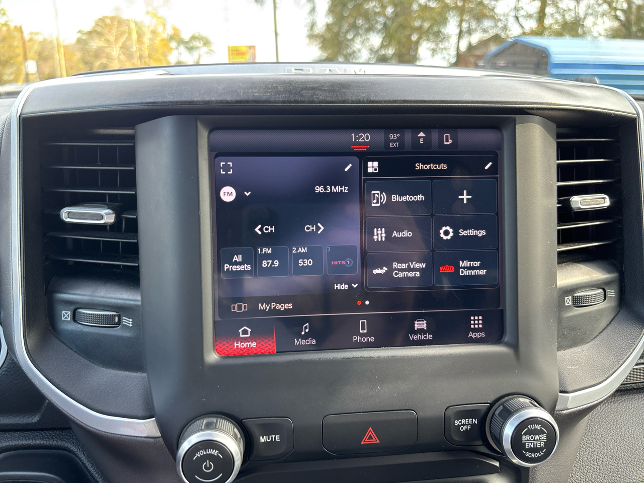 RAM 1500 Big Horn Crew Cab SWB 4WD 2022