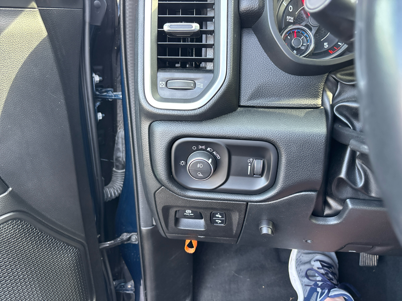 RAM 1500 Big Horn Crew Cab SWB 4WD 2022