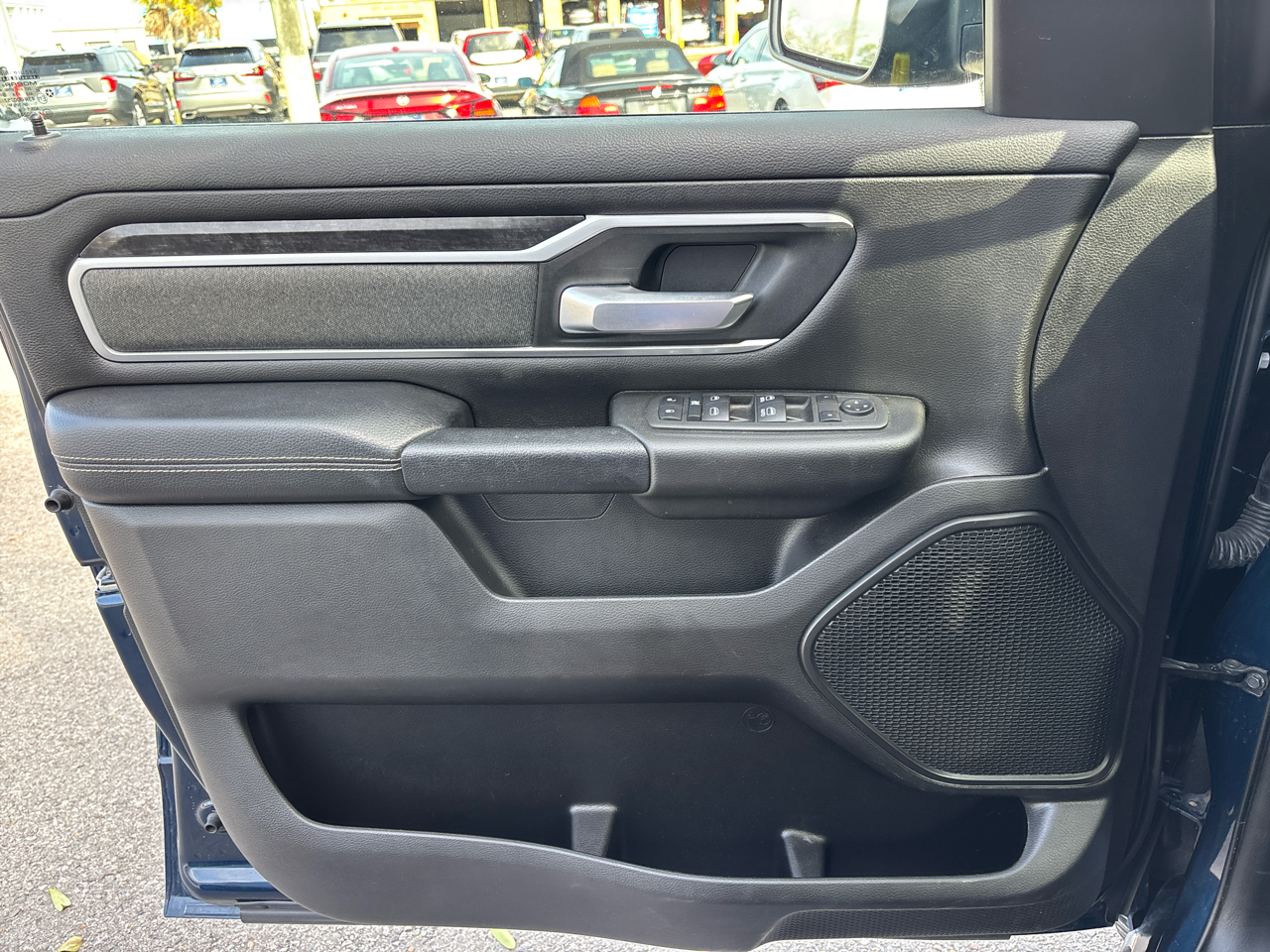 RAM 1500 Big Horn Crew Cab SWB 4WD 2022