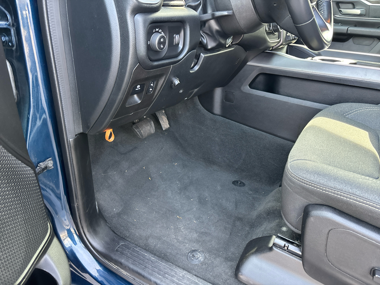 RAM 1500 Big Horn Crew Cab SWB 4WD 2022