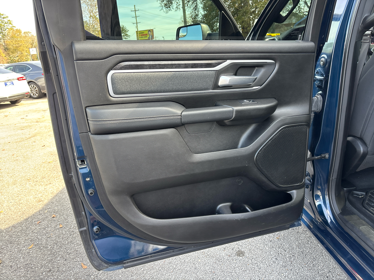 RAM 1500 Big Horn Crew Cab SWB 4WD 2022