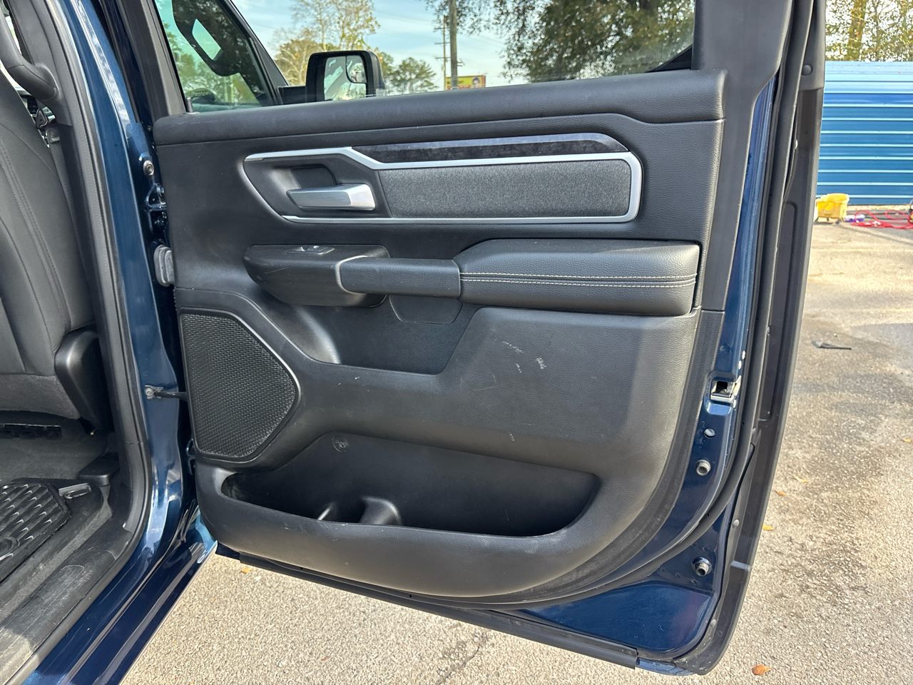 RAM 1500 Big Horn Crew Cab SWB 4WD 2022