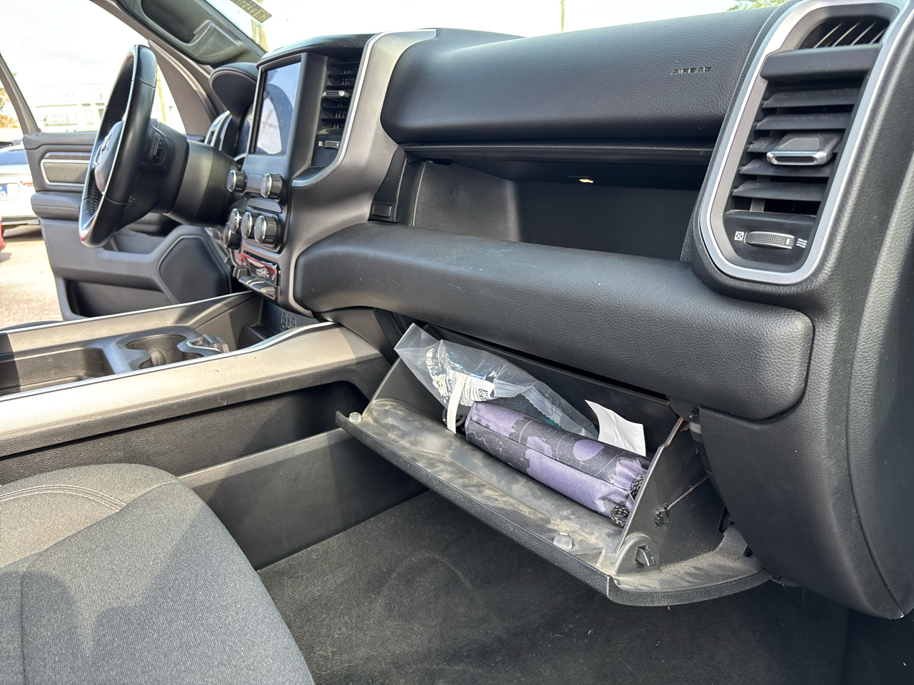 RAM 1500 Big Horn Crew Cab SWB 4WD 2022