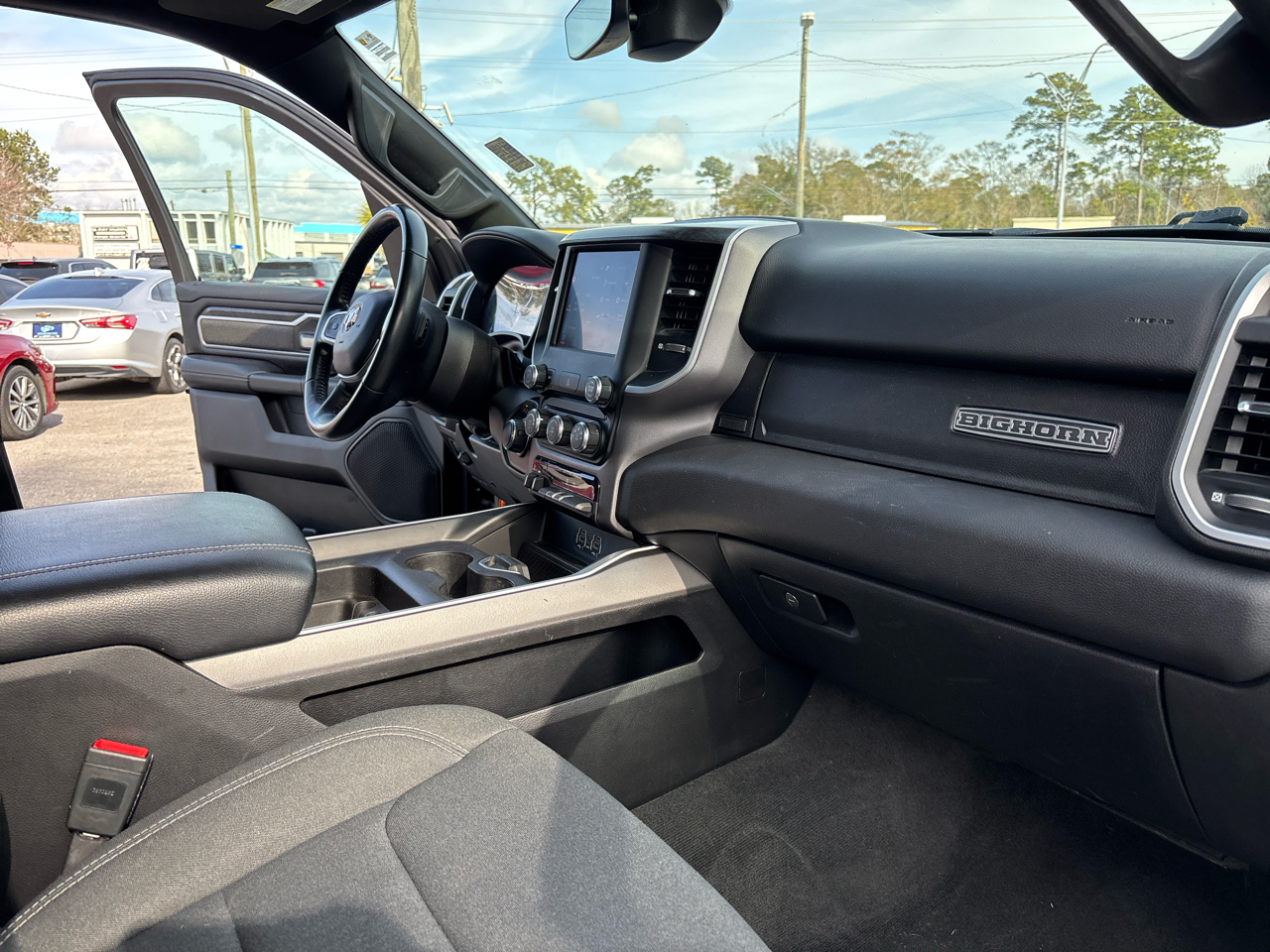 RAM 1500 Big Horn Crew Cab SWB 4WD 2022