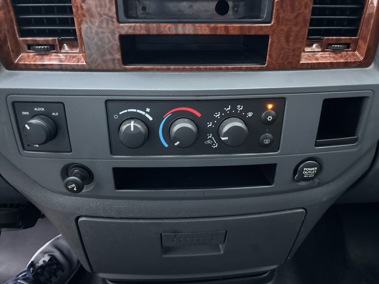 Dodge Ram 1500 TRX4 Off Road Quad Cab 4WD 2006