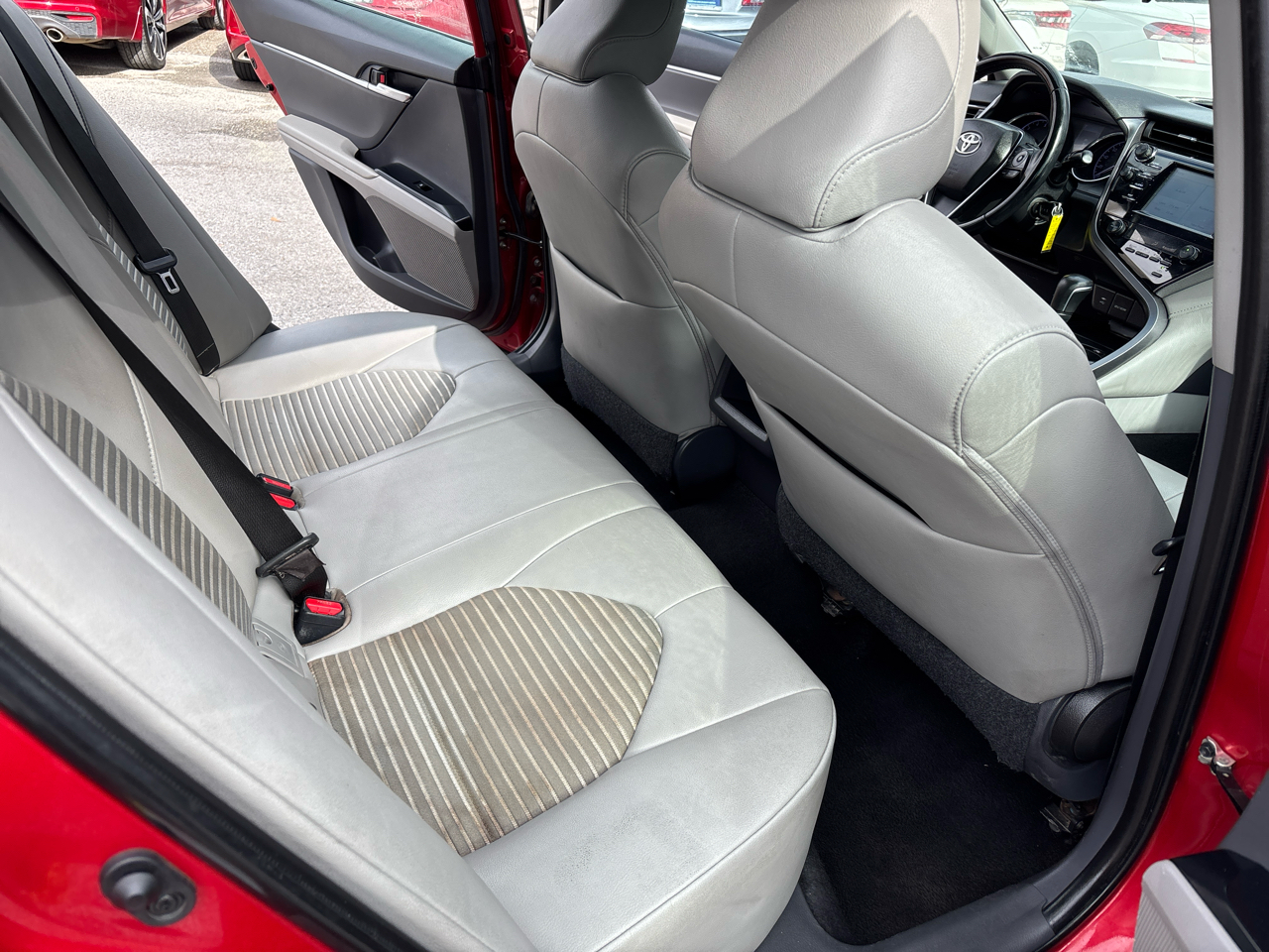 Toyota Camry SE 2019