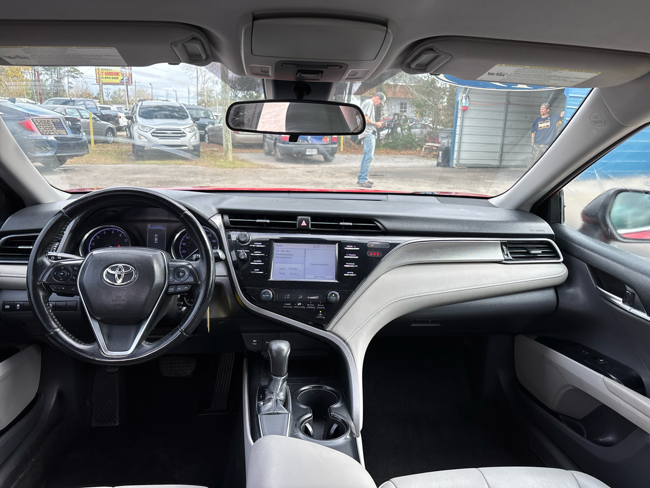 Toyota Camry SE 2019