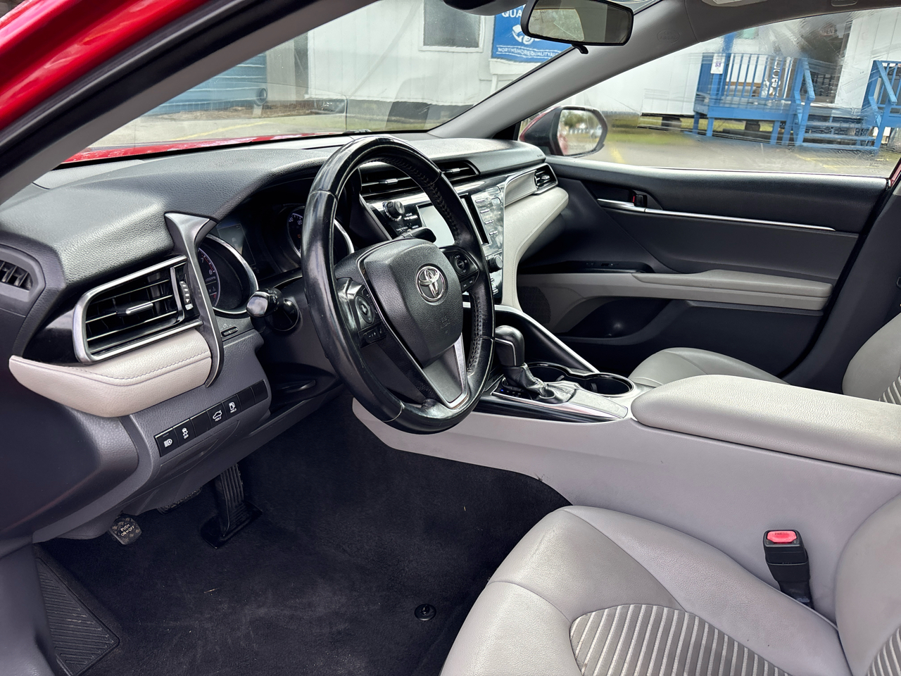 Toyota Camry SE 2019