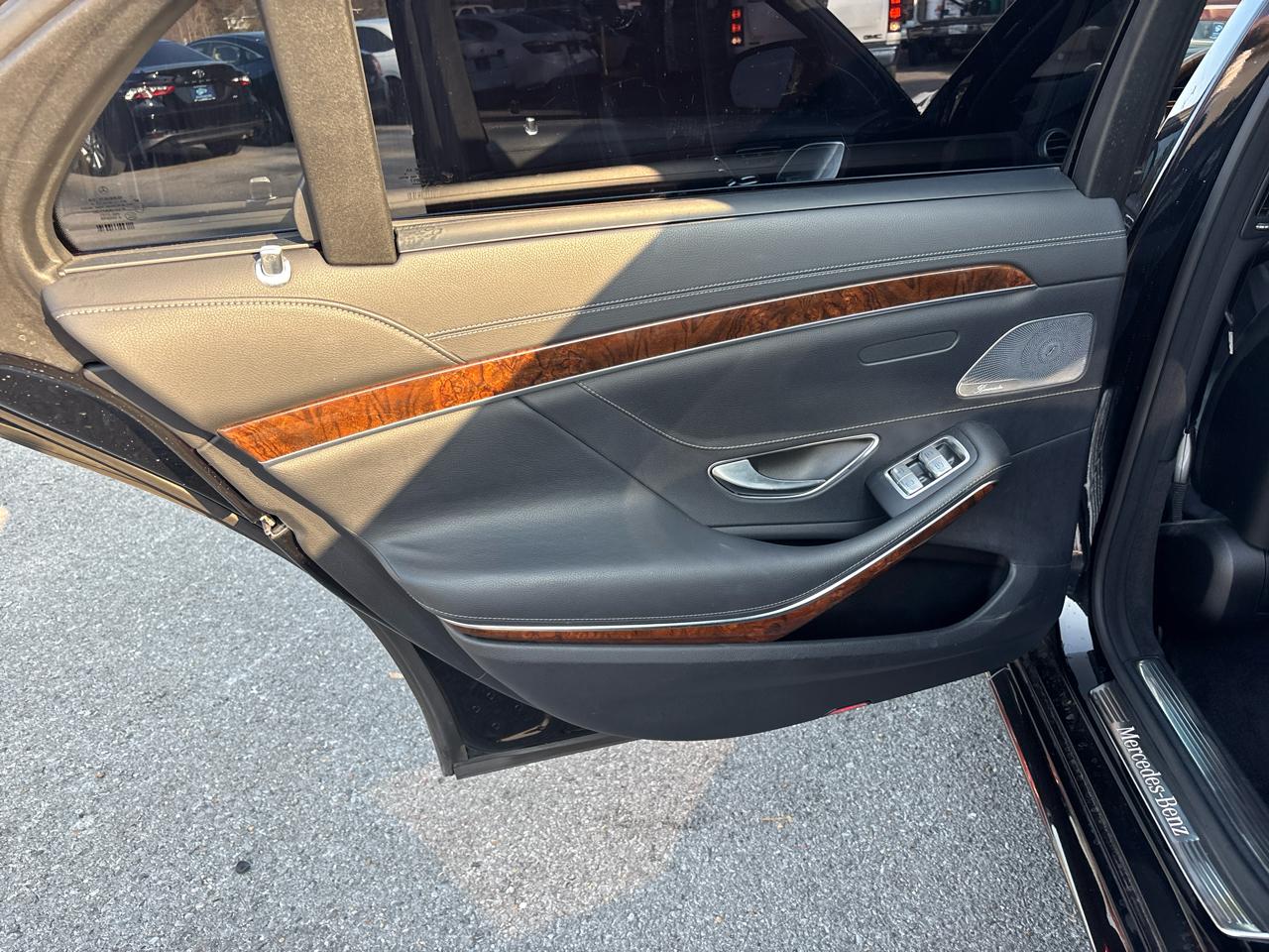 Mercedes-Benz S-Class S550 2015