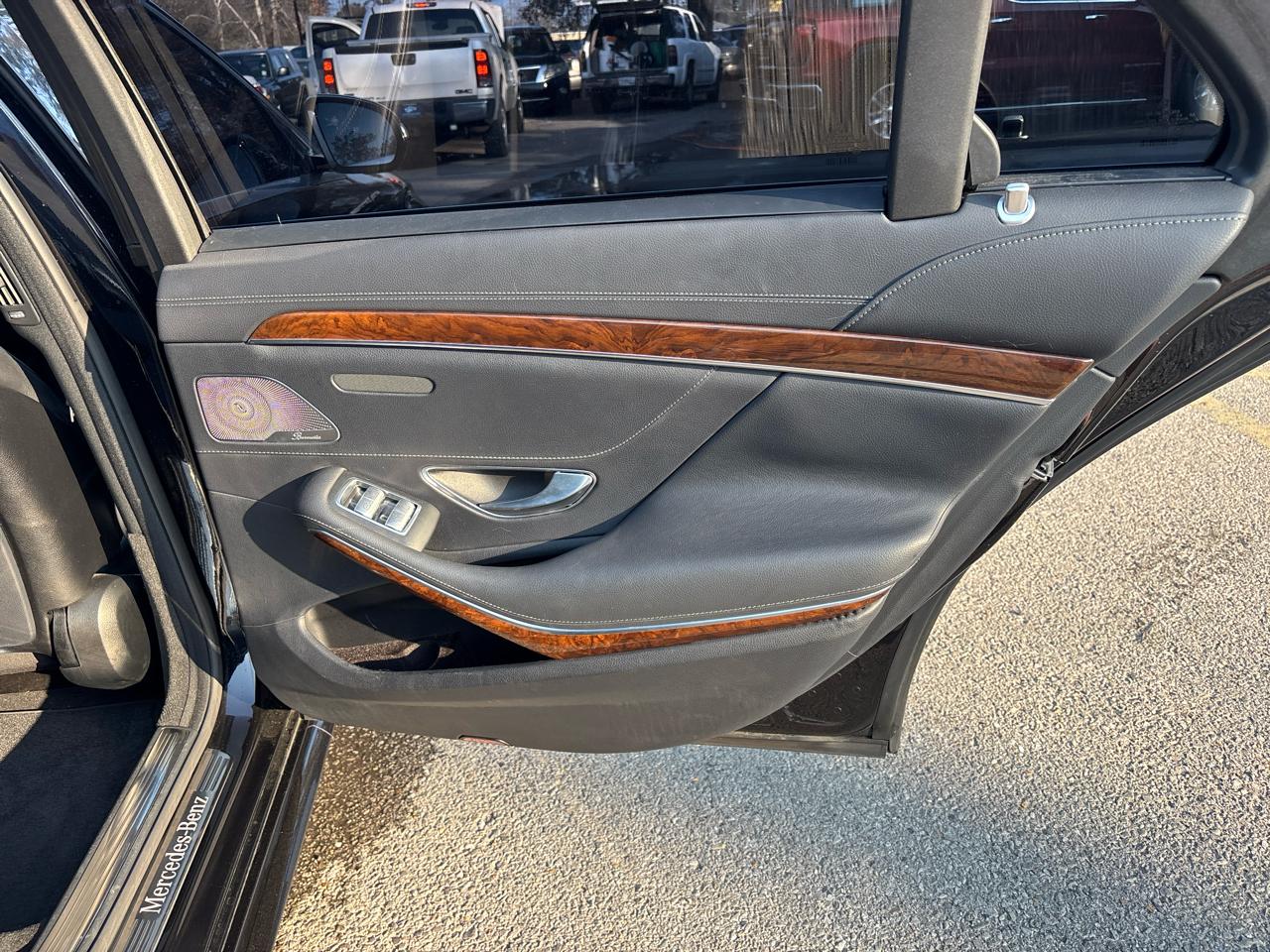 Mercedes-Benz S-Class S550 2015