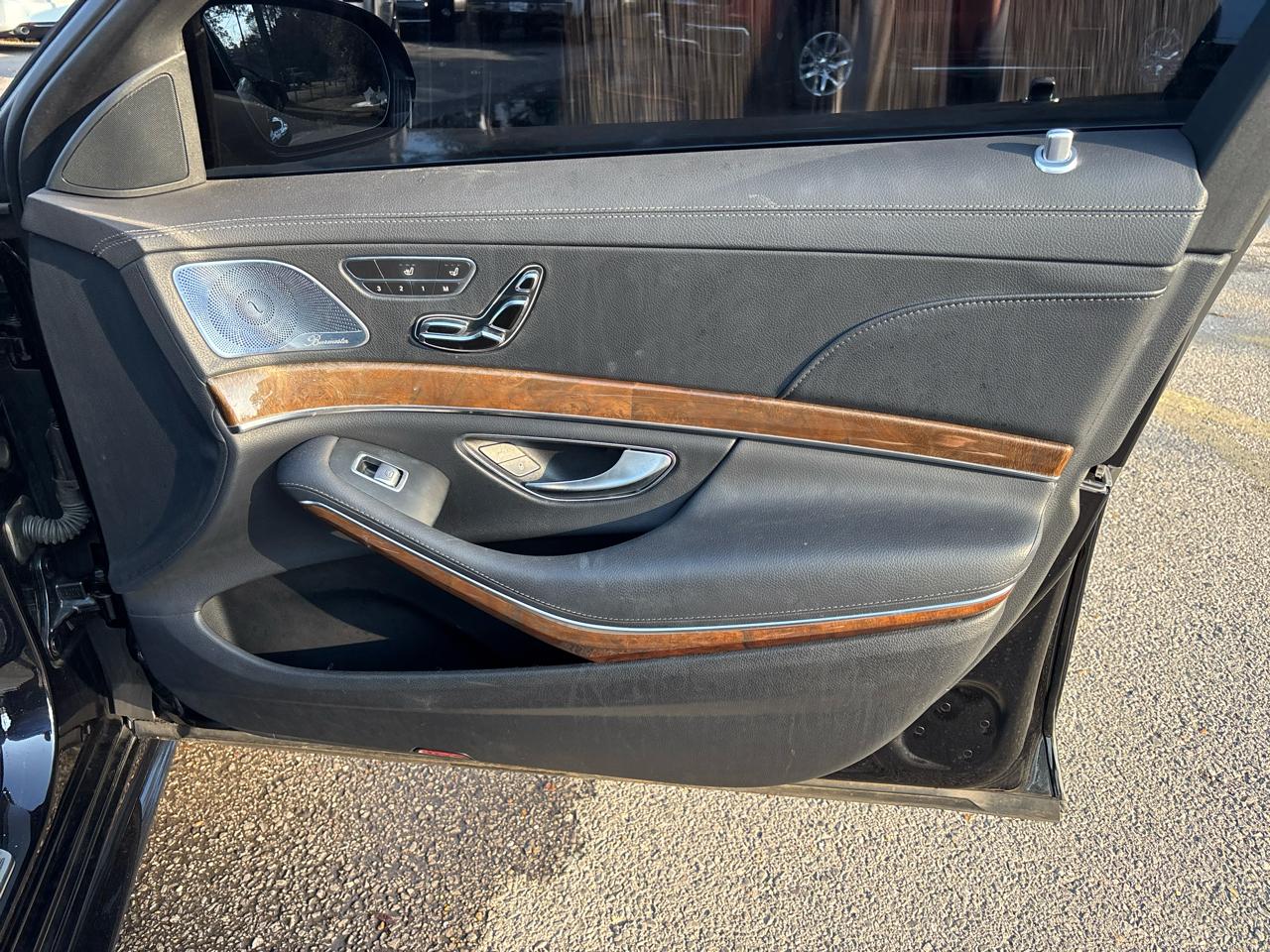 Mercedes-Benz S-Class S550 2015