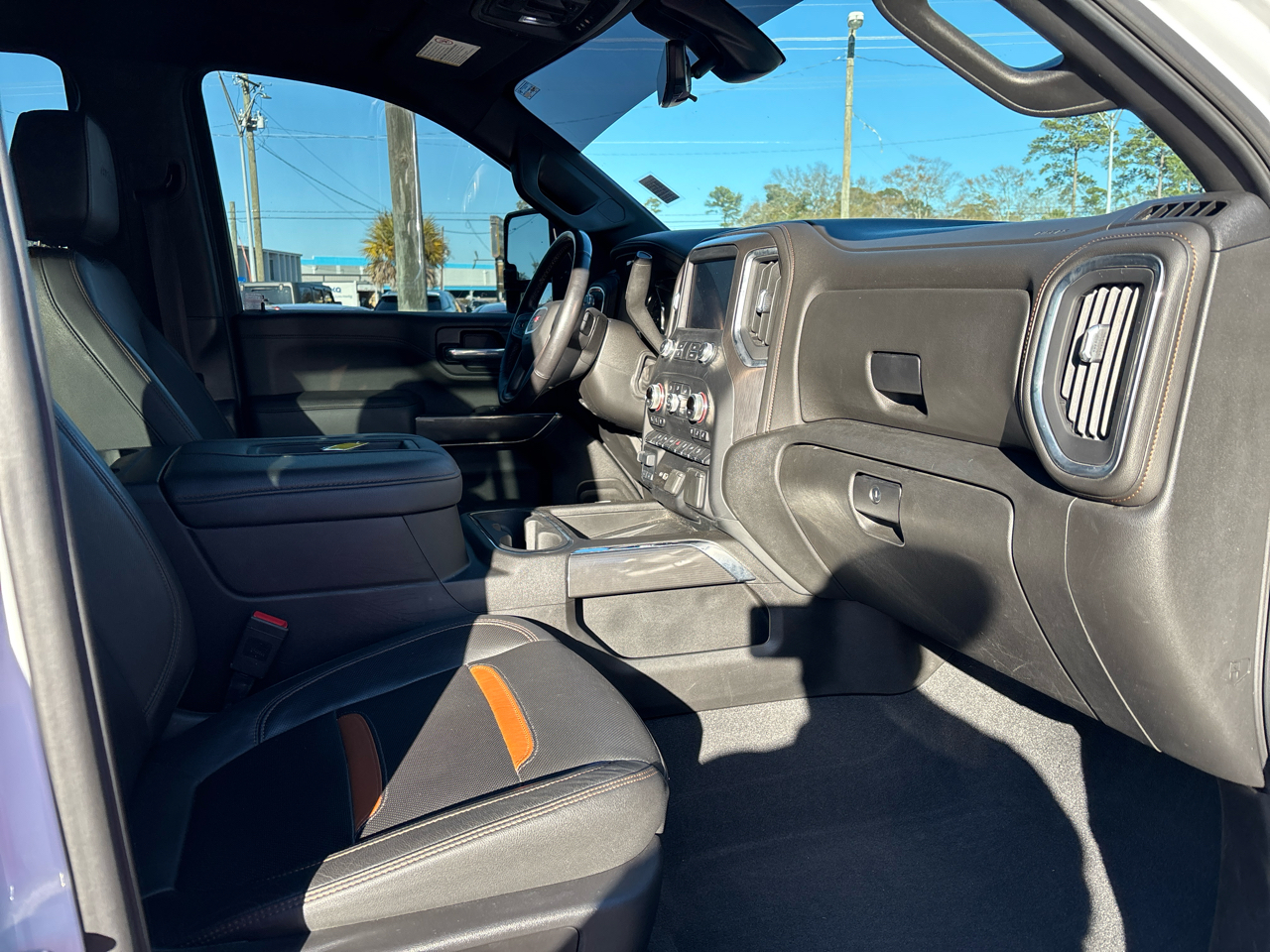 GMC Sierra 2500HD AT4 Crew Cab 4WD 2022