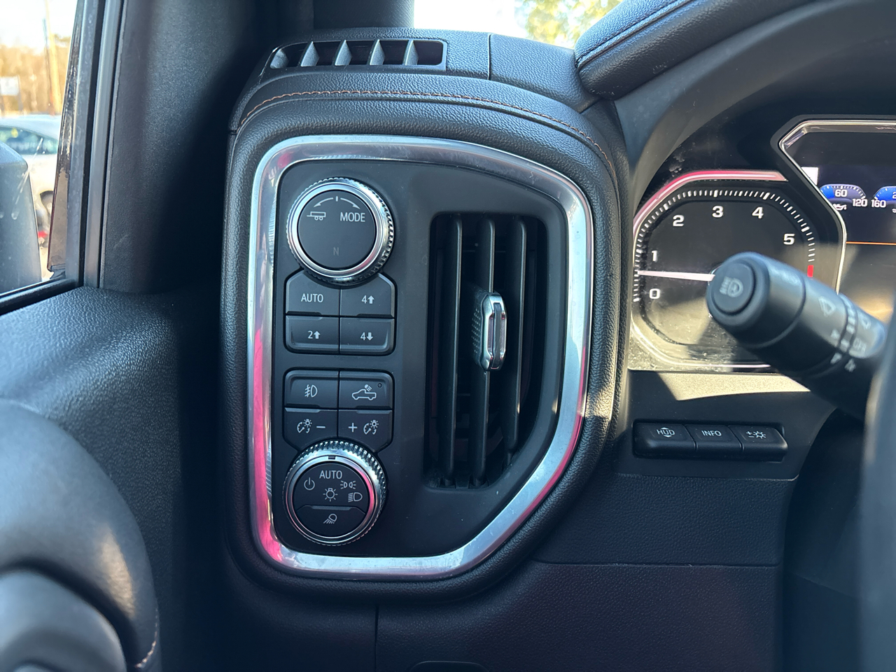 GMC Sierra 2500HD AT4 Crew Cab 4WD 2022