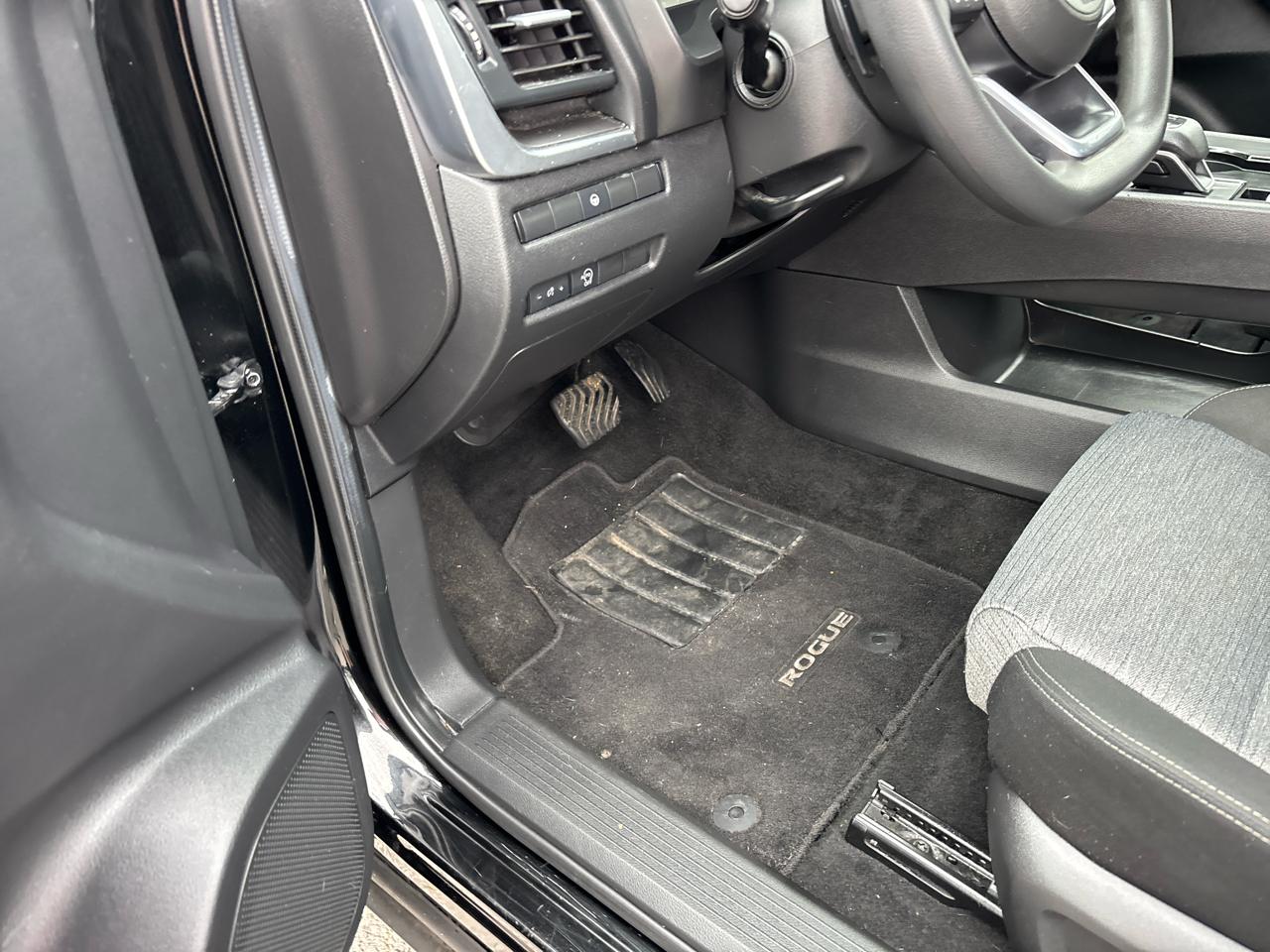 Nissan Rogue SV 2023