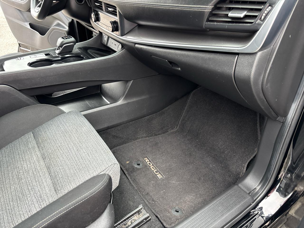 Nissan Rogue SV 2023