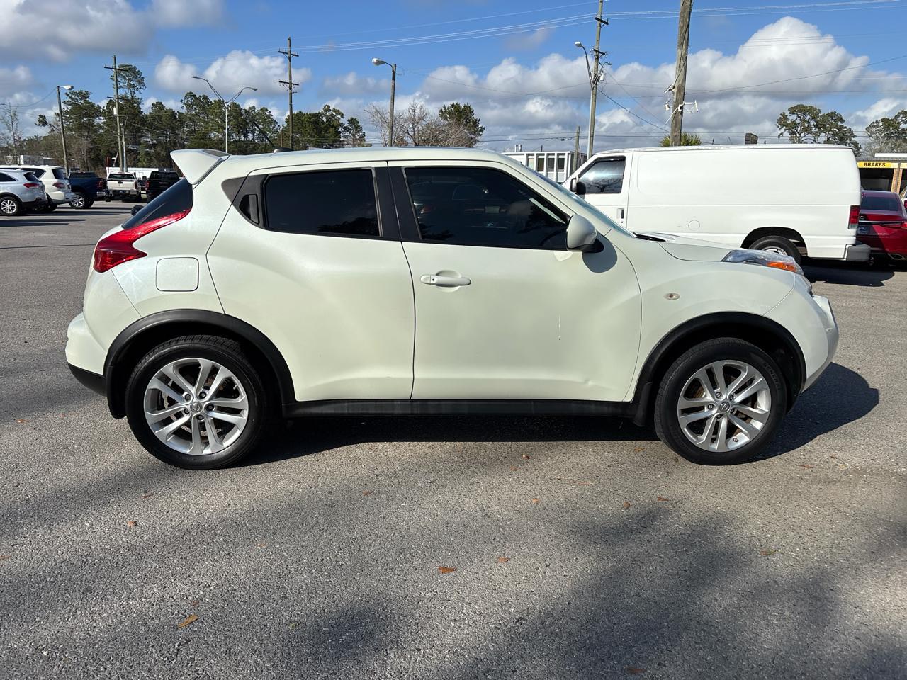 Nissan Juke S AWD 2012