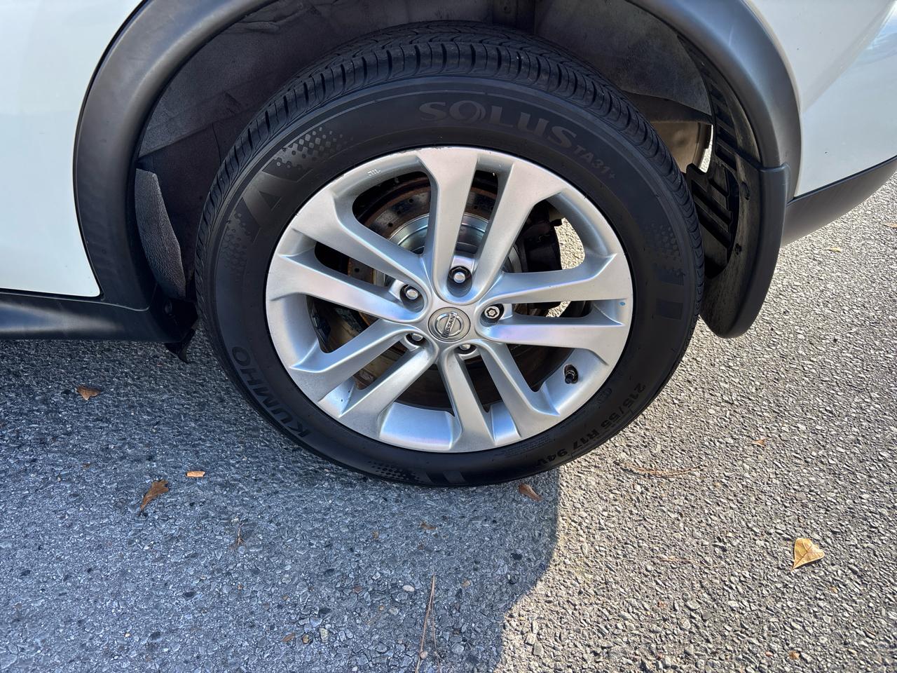 Nissan Juke S AWD 2012