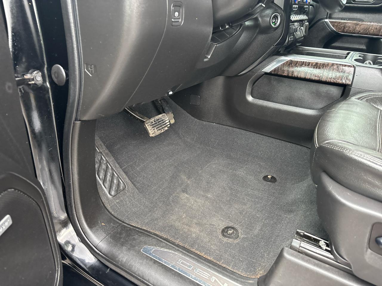 GMC Sierra 2500HD Denali Crew Cab 4WD SB 2023