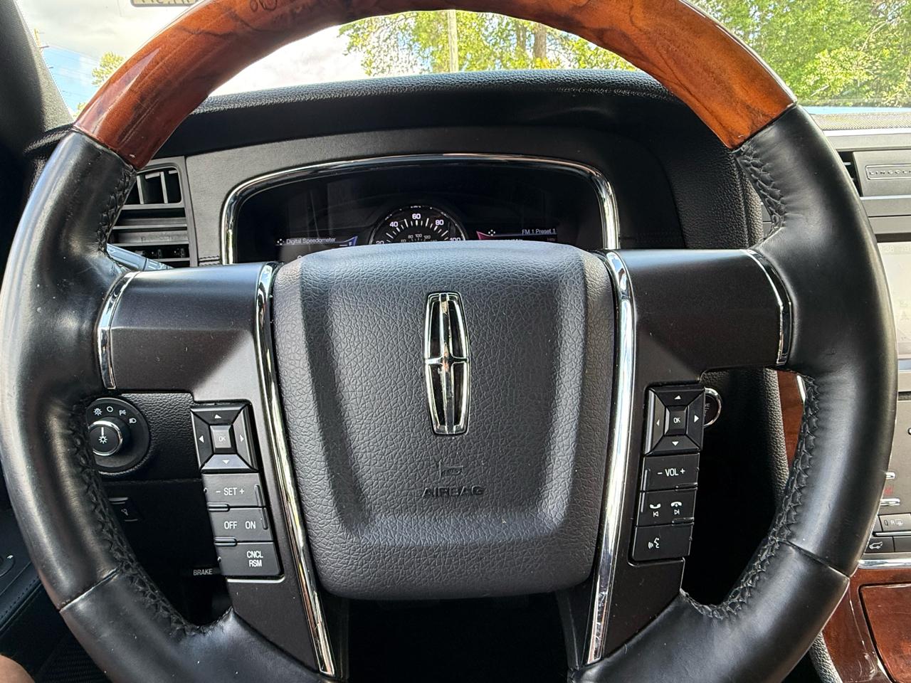 Lincoln Navigator L Select 2WD 2016