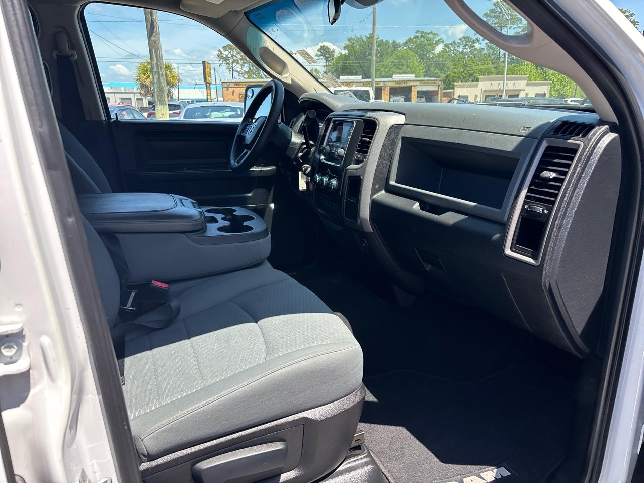 RAM 1500 Tradesman Quad Cab 2WD 2014