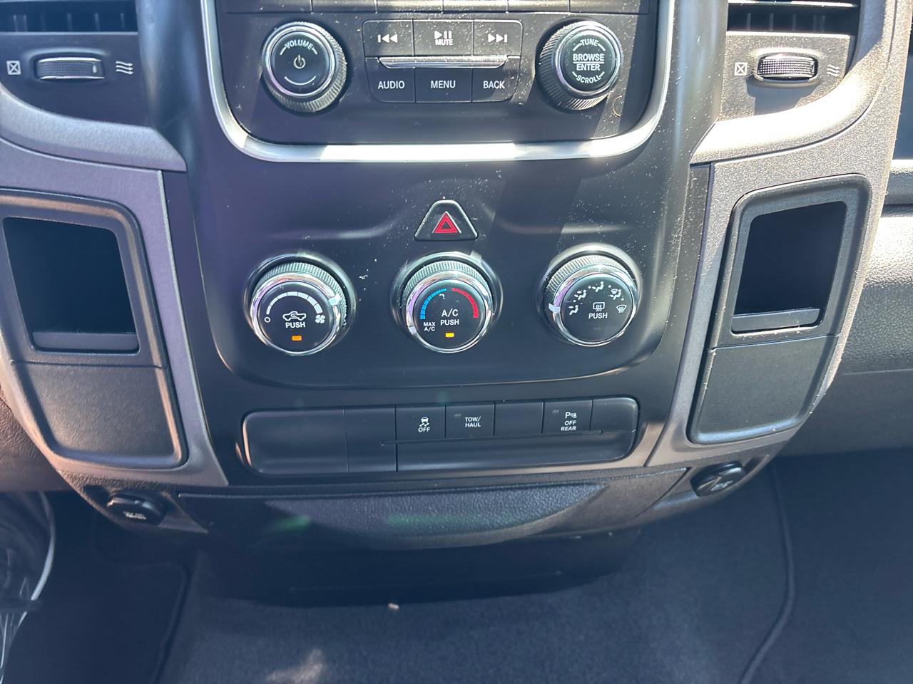 RAM 1500 Tradesman Quad Cab 2WD 2014