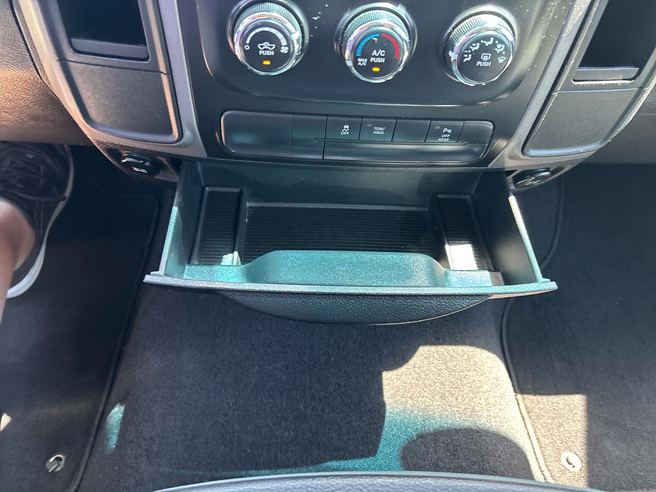 RAM 1500 Tradesman Quad Cab 2WD 2014