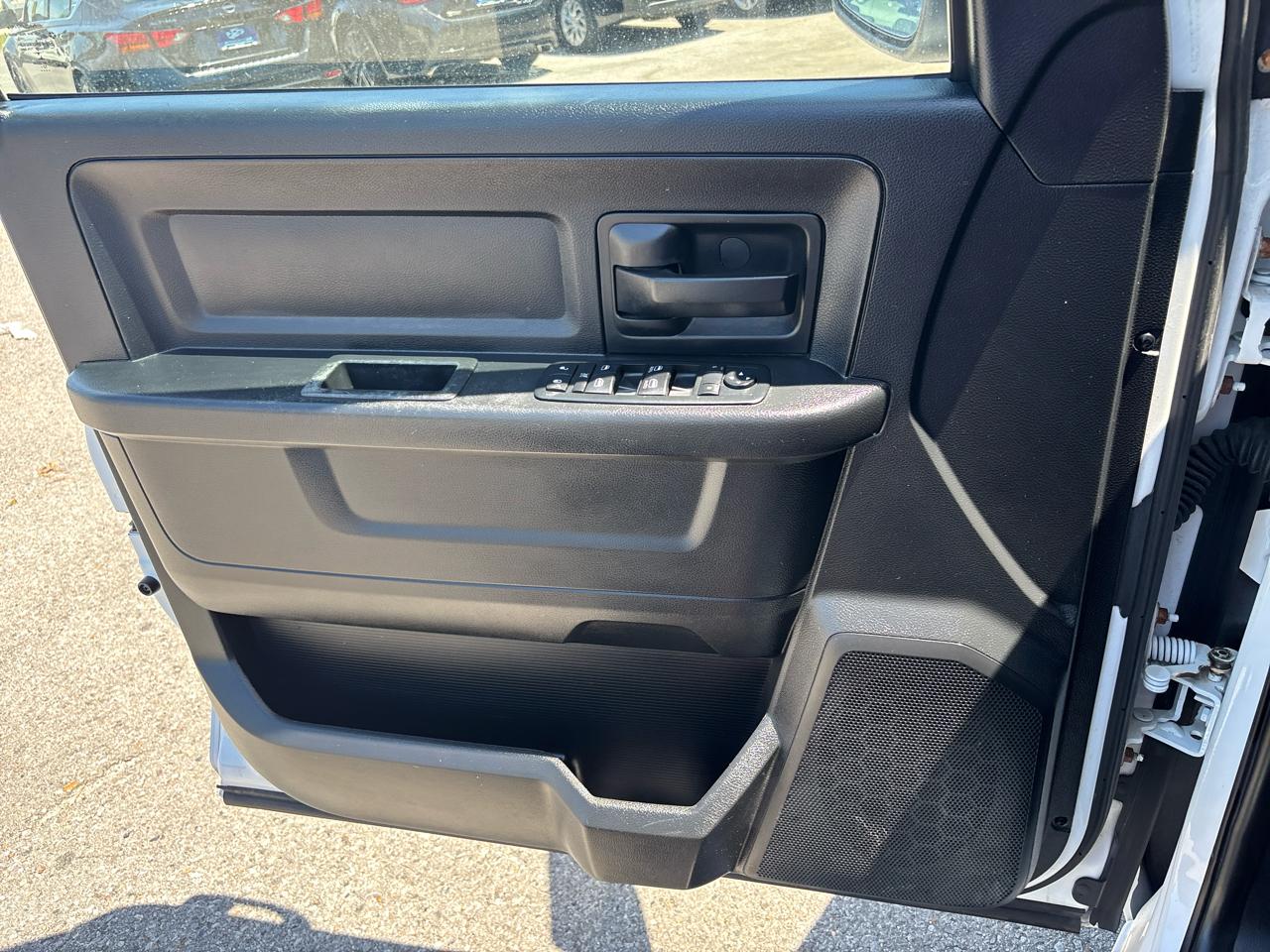 RAM 1500 Tradesman Quad Cab 2WD 2014