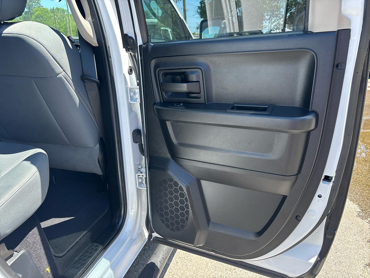 RAM 1500 Tradesman Quad Cab 2WD 2014