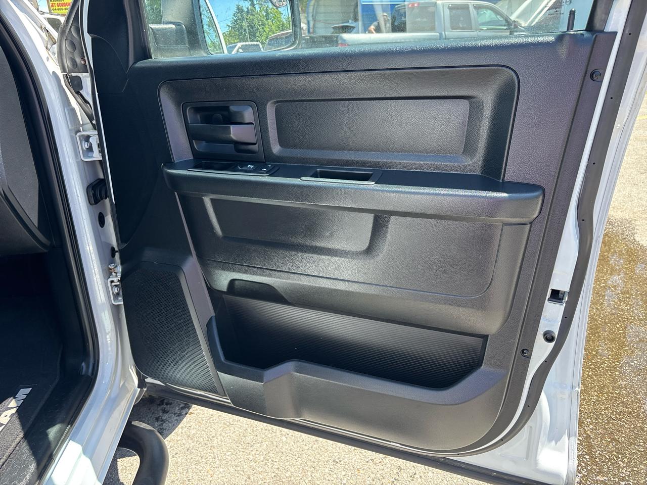 RAM 1500 Tradesman Quad Cab 2WD 2014