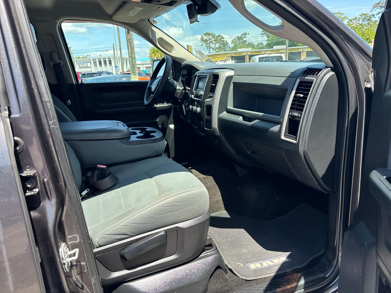 RAM 2500 Tradesman Crew Cab SWB 2WD 2016