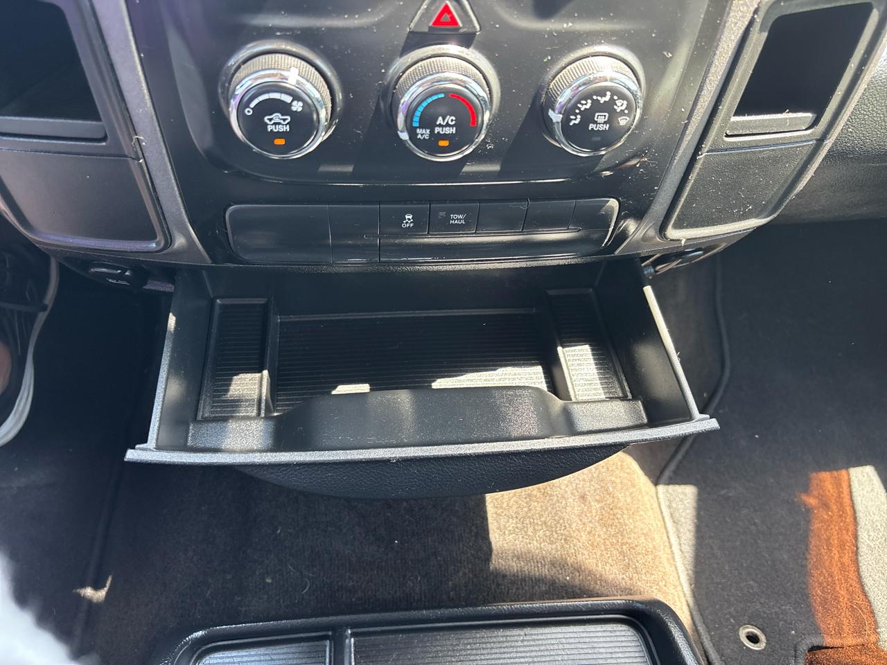 RAM 2500 Tradesman Crew Cab SWB 2WD 2016