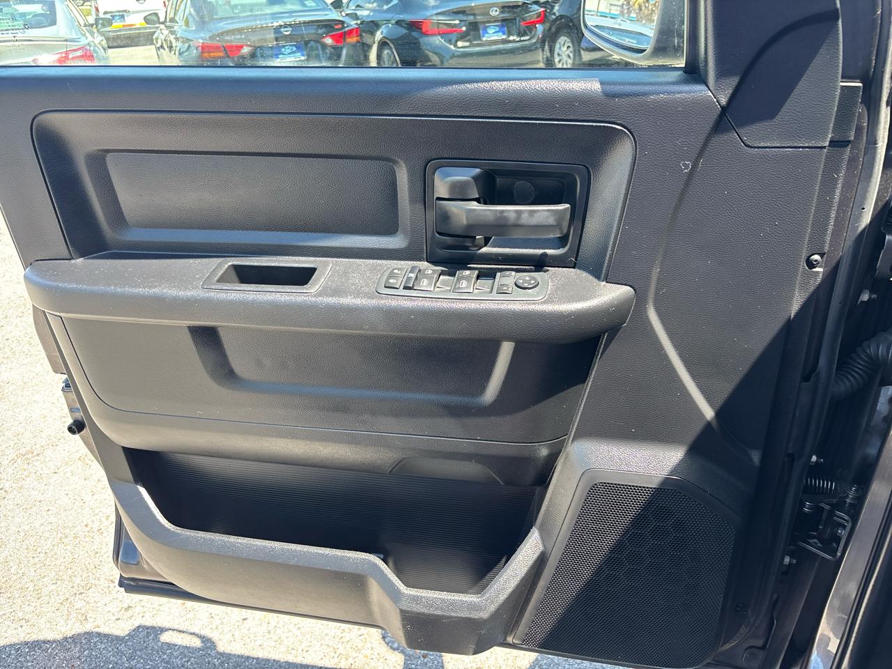 RAM 2500 Tradesman Crew Cab SWB 2WD 2016