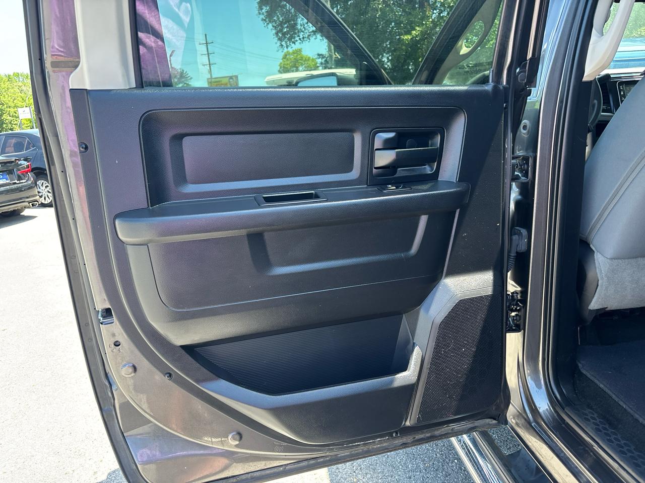 RAM 2500 Tradesman Crew Cab SWB 2WD 2016