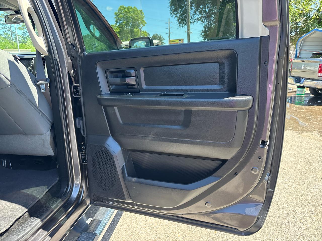 RAM 2500 Tradesman Crew Cab SWB 2WD 2016