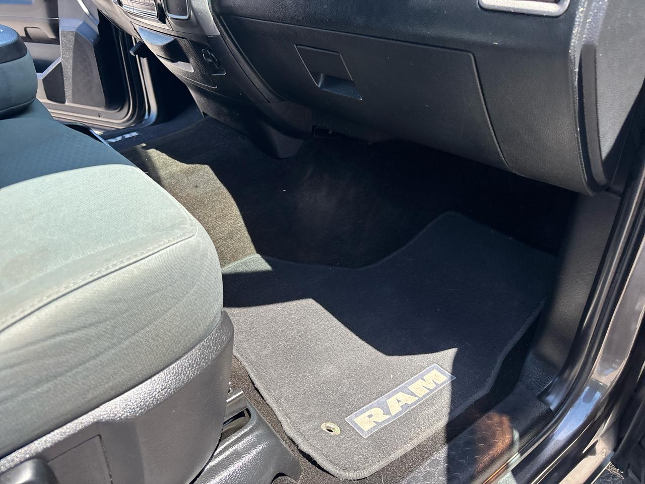 RAM 2500 Tradesman Crew Cab SWB 2WD 2016