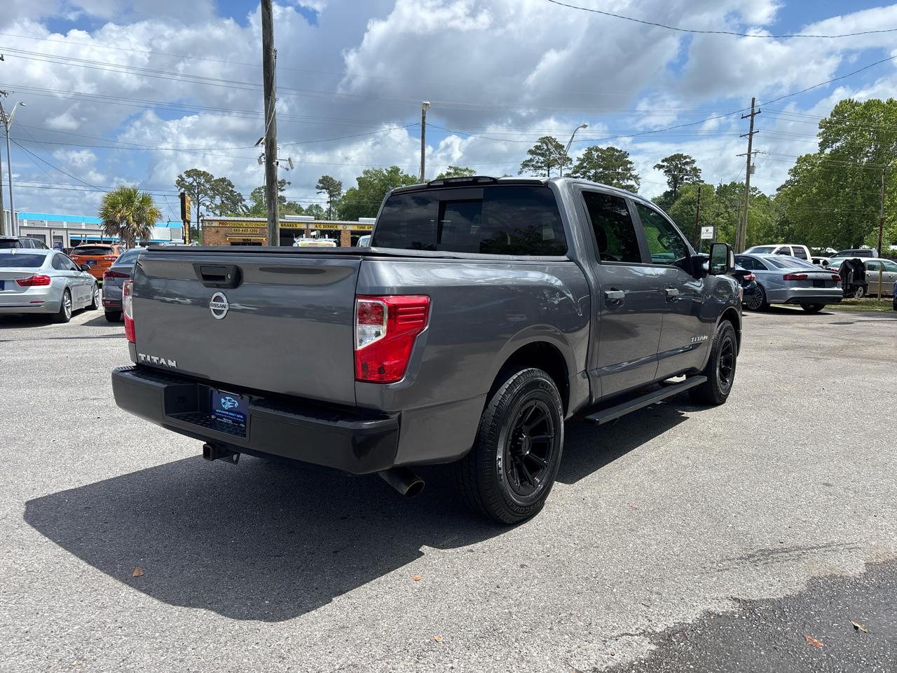 Nissan Titan S Crew Cab 2WD 2019