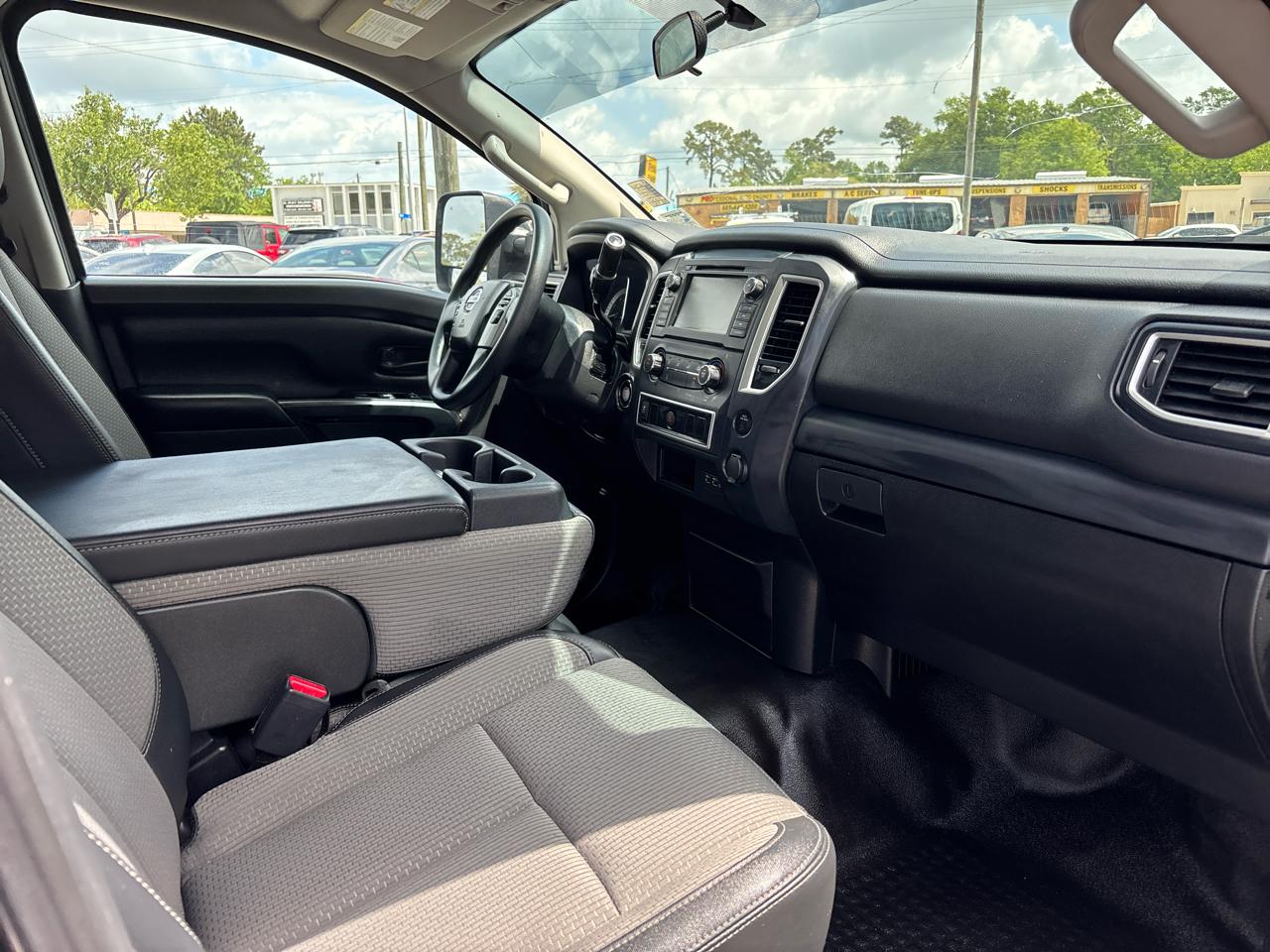 Nissan Titan S Crew Cab 2WD 2019