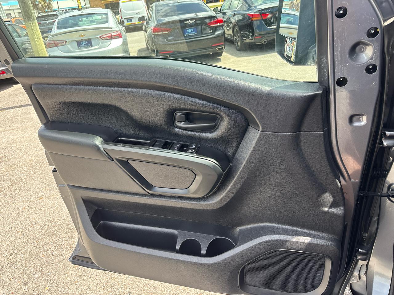 Nissan Titan S Crew Cab 2WD 2019