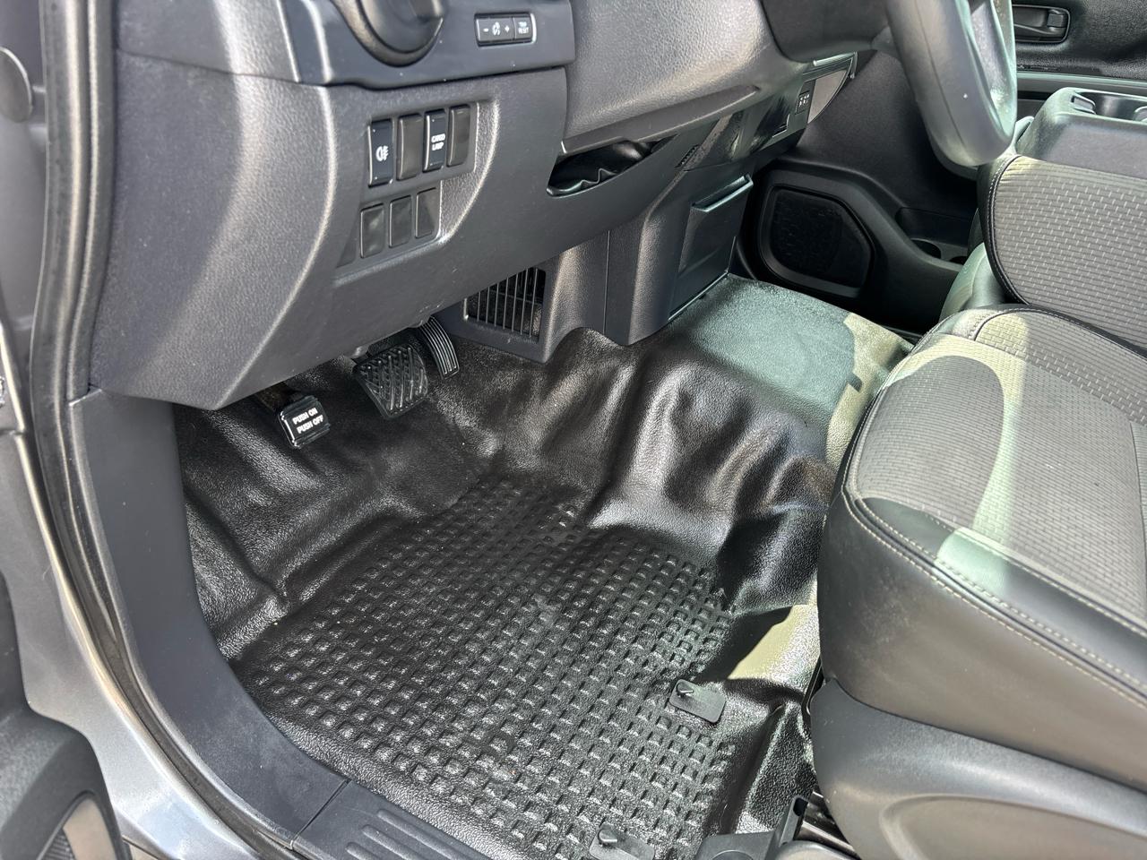 Nissan Titan S Crew Cab 2WD 2019